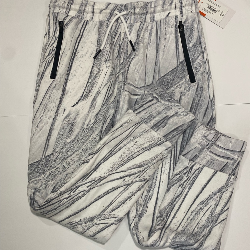 Sports Illustrated Boys joggers New with Tags size Large (14)